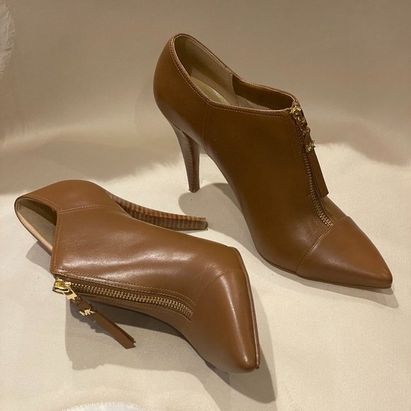 Micheal Kors Ankle Andie Booties - Picture 9 of 10